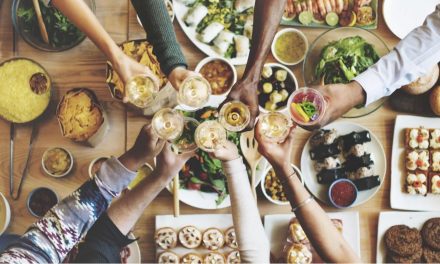 FIESTAS Y ALIMENTACIÓN: SE PUEDE COMER DE TODO, SIN COMER TODO