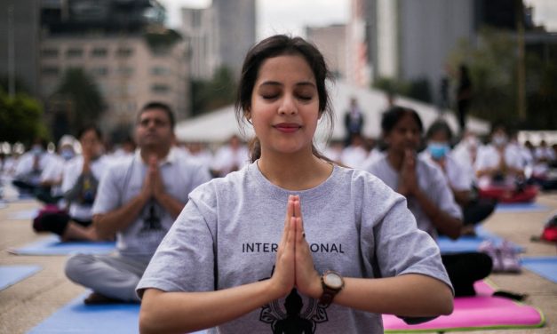 Hacer yoga baja el colesterol malo en cuestión de semanas
