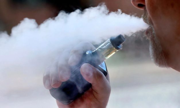 Aseguran que el efecto nocivo de los vaporizadores equivale a fumar 20 cigarrillos diarios