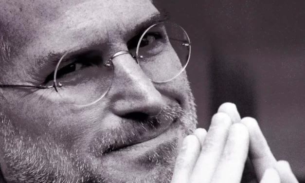 Steve Jobs volvió a la vida de la mano de la inteligencia artificial y fue entrevistado para un podcast