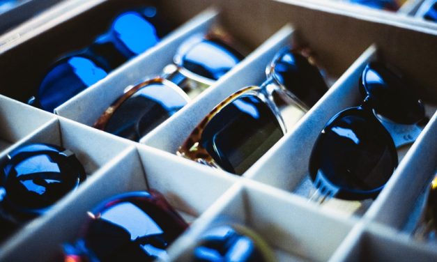 LENTES DE SOL: ASESORARSE CON UN ESPECIALISTA, LA CLAVE PARA EVITAR LESIONES EN LA VISIÓN