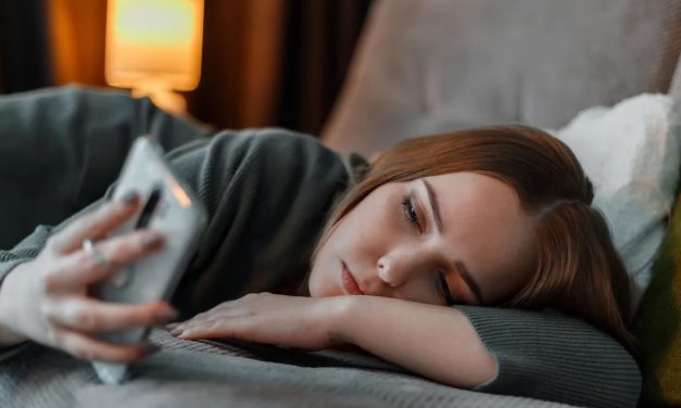 Seis consejos para que niños y adolescentes no caigan en el vamping