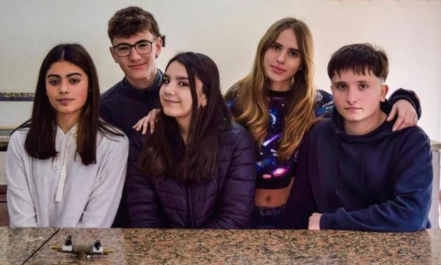 Alumnos argentinos se preparan para diseñar y lanzar un satélite funcional al espacio