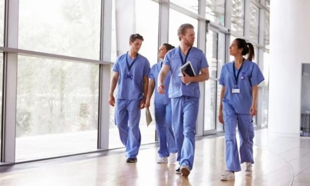 Un taller gratuito de la UBA ayuda a los médicos a dar información clara para prevenir y curar