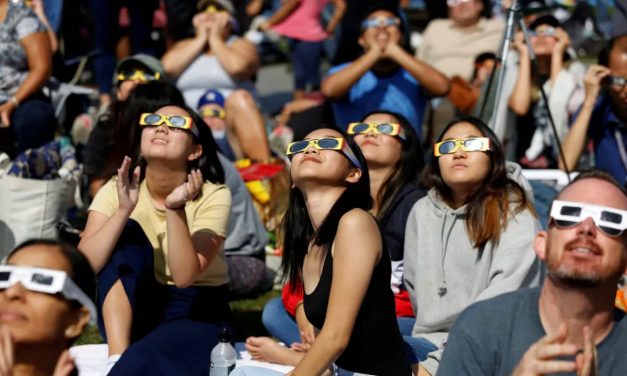 Cómo observar un eclipse solar total de forma segura