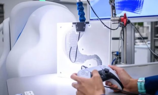 Cirujanos realizan una endoscopia a distancia con joysticks de PlayStation