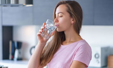 Qué le pasa al organismo si no bebemos suficiente agua