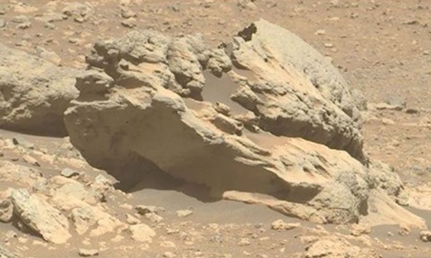 Un intruso en Marte: la NASA encontró en el planeta rojo una roca que no debería estar allí