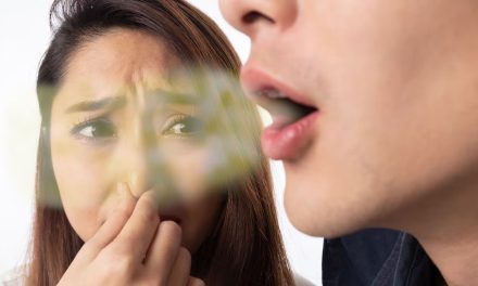 Las 6 cosas que se pueden hacer para no despertarse con mal aliento