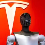 El insólito desmayo del robot de Tesla durante un evento de la automotriz