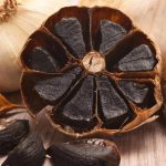 Ajo negro: el alimento suave y antioxidante que gana lugar en la cocina saludable