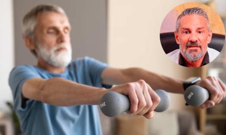 David Céspedes, experto en longevidad: “Esta es la rutina que enviaría a mis padres para entrenar en casa”