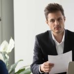 El mal humor antes de empezar a trabajar ya tiene nombre y podría ser una señal de agotamiento