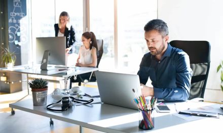 Una rutina de apenas 15 minutos en el trabajo puede beneficiar la salud y potenciar la condición física