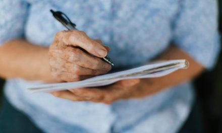 La velocidad al escribir a mano podría ayudar a detectar en forma temprana el deterioro cognitivo