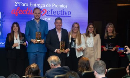 Guillermo Lobo y el Colectivo Saludable Sustentable fueron reconocidos en los Premios Afectivo-Efectivo 2026